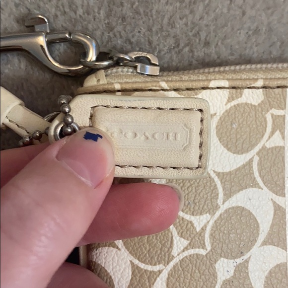 COACH PINK AND TAN WRISTLET - Picture 2 of 4